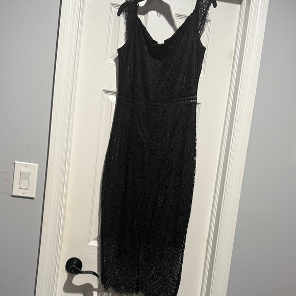 Chic Off-Shoulder Black Lace Midi Dress - Picture 5 of 5